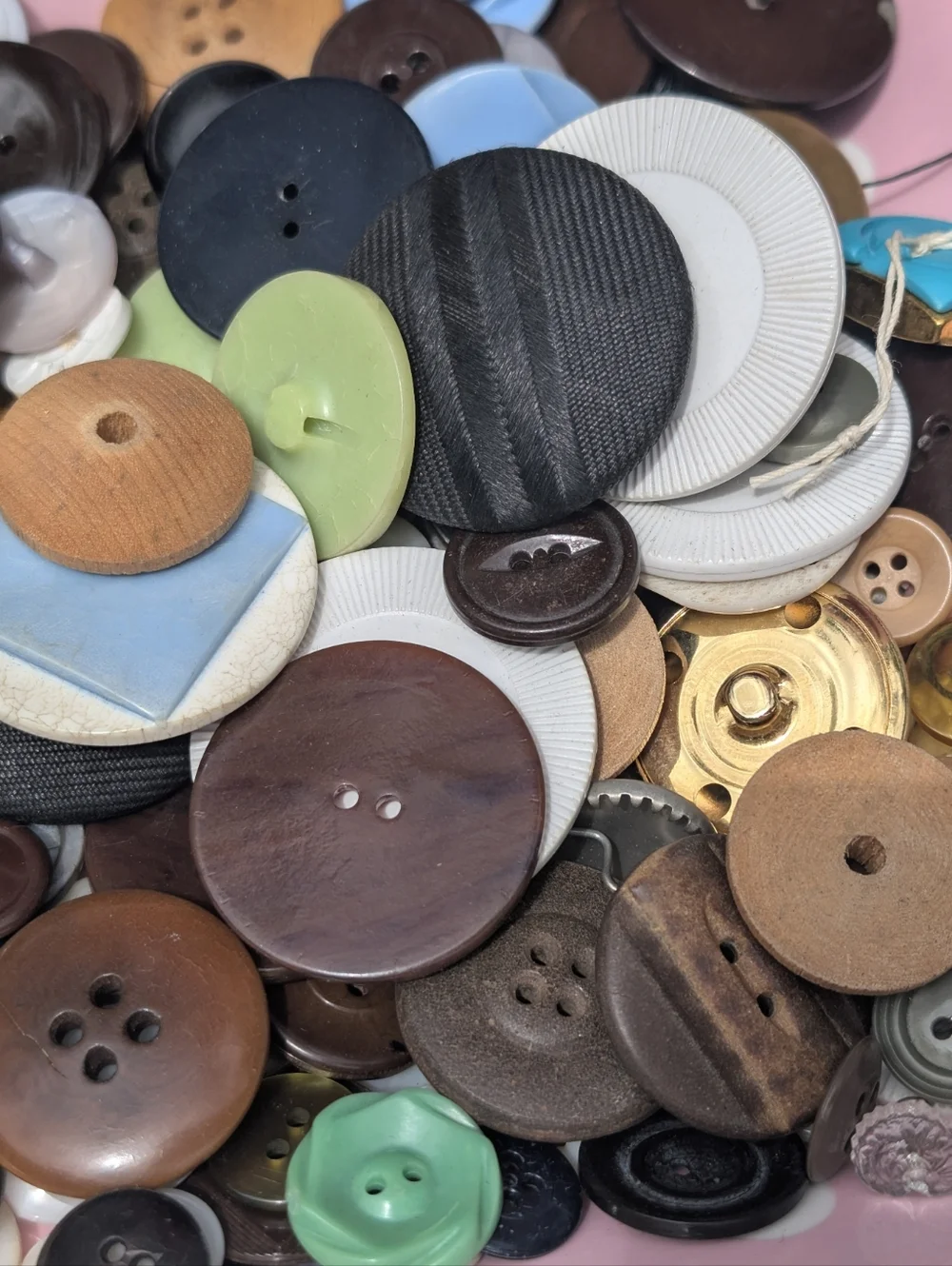 Vintage Assorted Buttons - Lot Of Old Buttons Sewing Collecting Craft - Picture 7 of 12